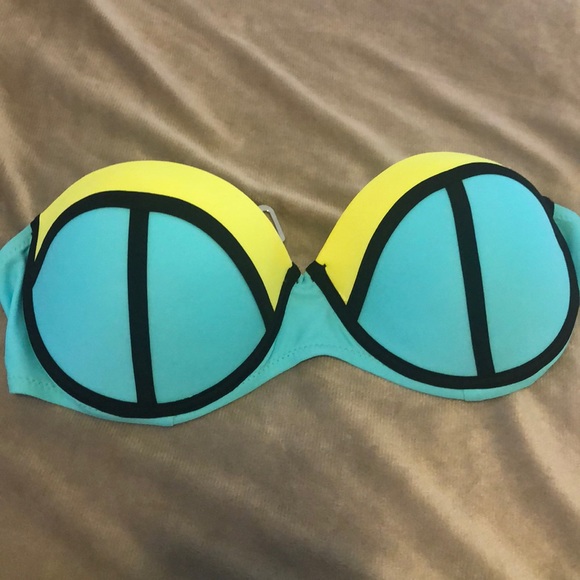 Bikini - Picture 2 of 5